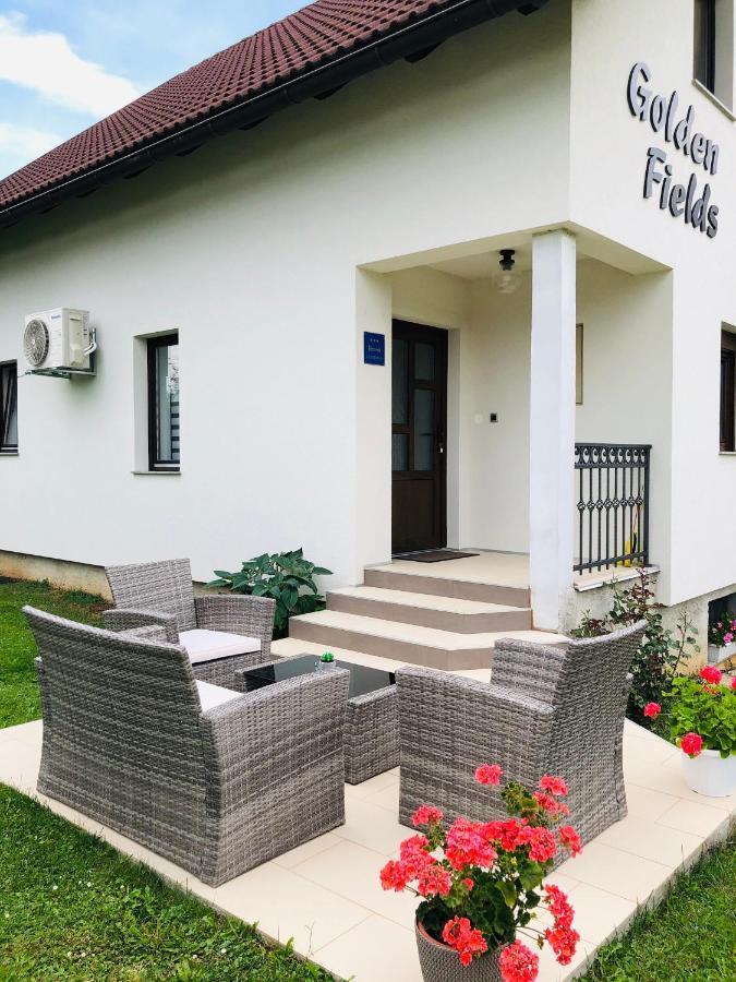 Apartment Golden Fields Смолянац Экстерьер фото